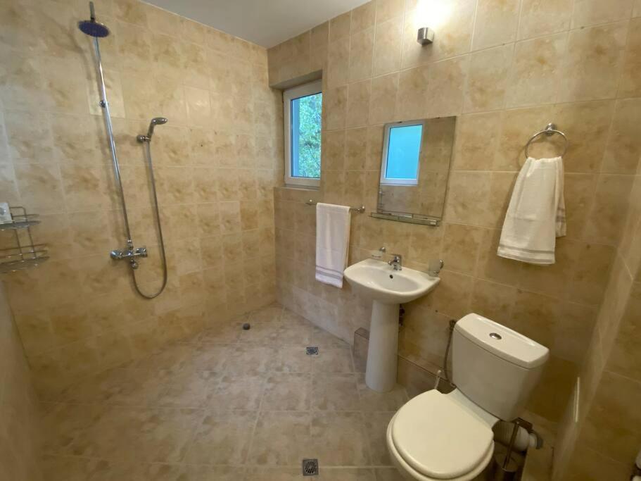 Apartment Happy Place Akatcia Veliko Tŭrnovo Eksteriør bilde