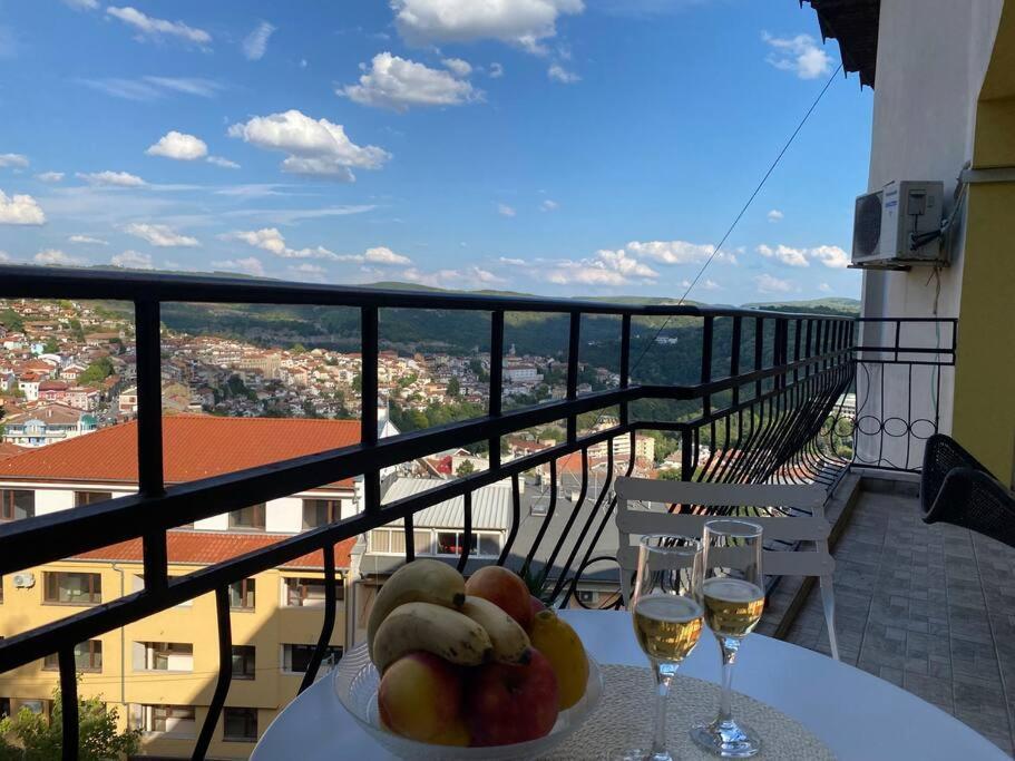Apartment Happy Place Akatcia Veliko Tŭrnovo Eksteriør bilde